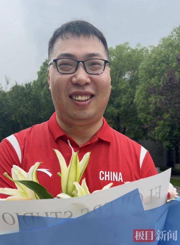 恒汇证券 3名考生高分屏蔽，湖北襄阳五中“最牛”班主任有个绰号，本人笑称：绰号挺可爱